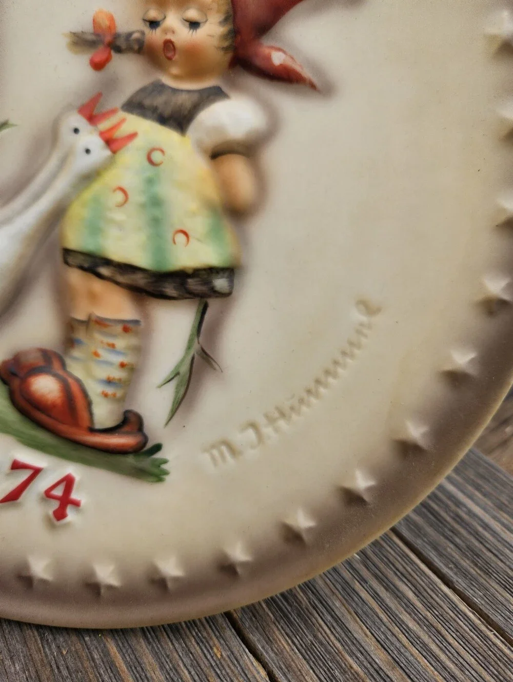 Vintage 1974 M.J. Hummel 4th Annual Collector Plate  “Goose Girl”